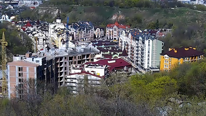 ZhK-Podol-Grad-vid-na-strojku-s-onlajn-kamery